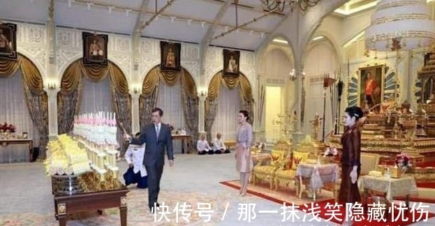 苏提达@诗妮娜苏提达胜负未分,泰王与贵妃同场祈福,王后不见踪影