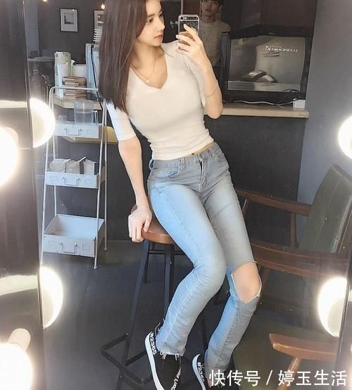 穿搭 美女穿搭:清新的搭配,突显女性气质,尽显摇曳身姿