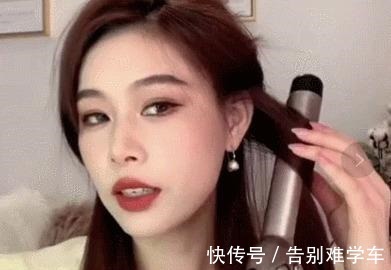 卷发 别再留黑长直了!今年流行这几款发型,气质又高级!