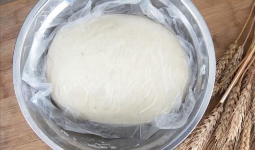 发面,别只用酵母和白糖,多放1样,馒头又白又软,想不香都难