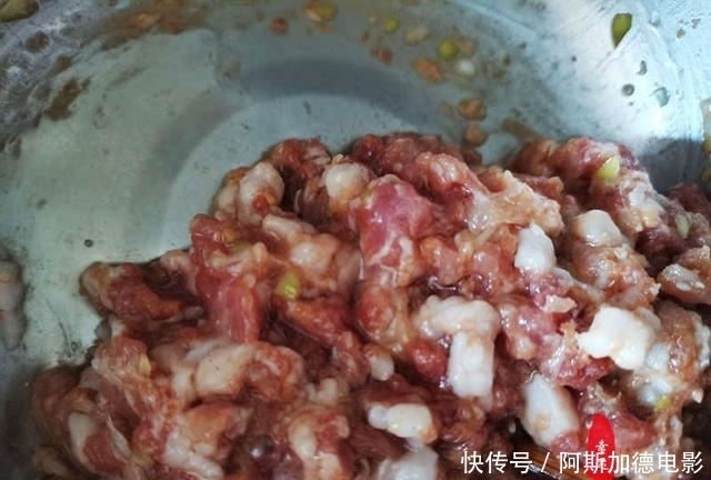 接地|豆腐白菜丸子粉条一锅烩的大菜,好吃还接地气,就喜欢家常菜
