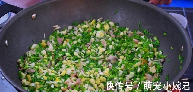 糯米糍粑的新吃法，不油炸不放糖，又爽口又好吃，做法还很简单。