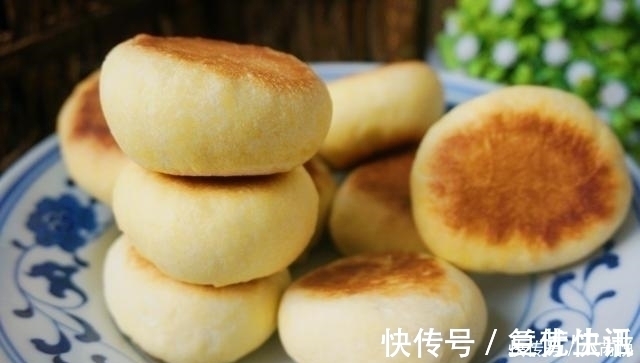 面粉别再蒸馒头了, 和面不放一滴水, 比馒头好吃百倍