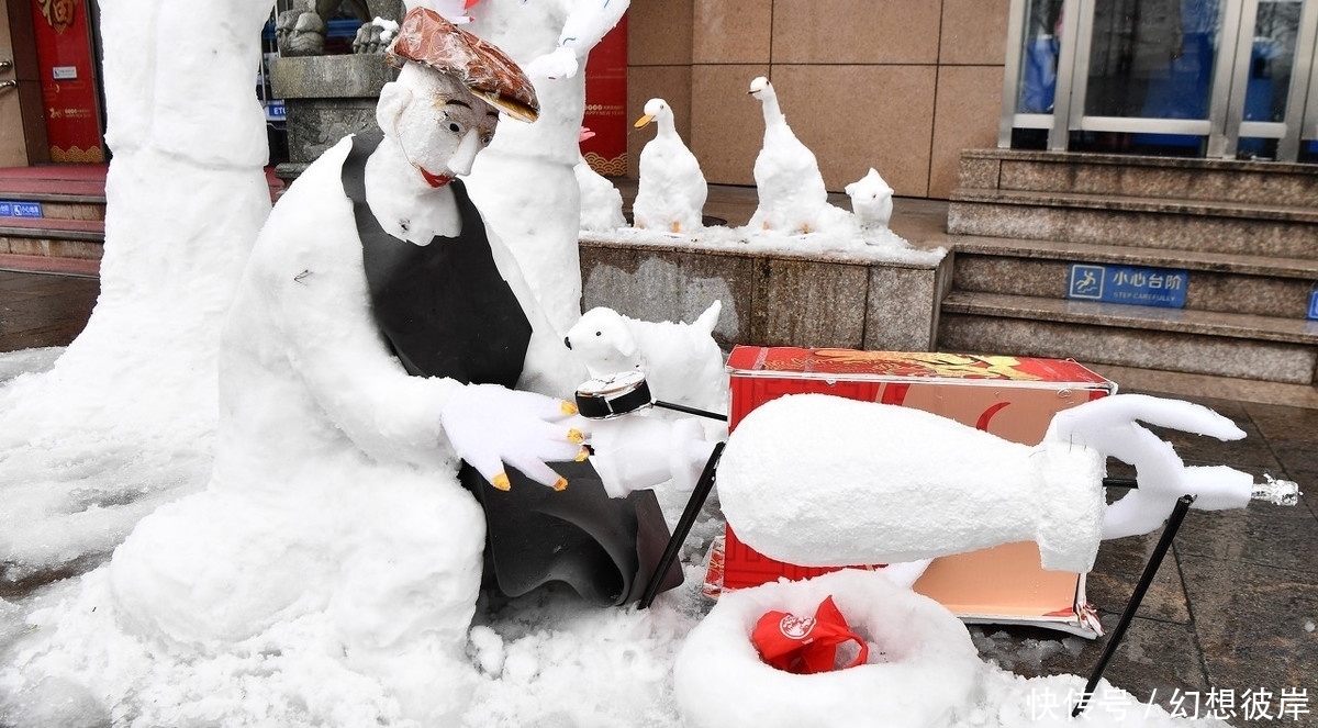 今年冬季爆红的“网红雪人”成国内热门旅游景点！