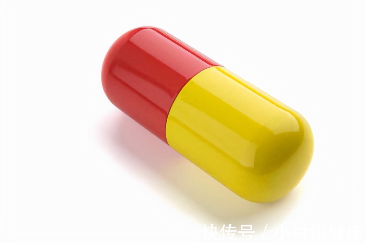 维生素c|不要盲目吃维生素,提醒:这4种维生素若过量服用,或会引起中毒