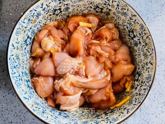 蚝油蒸鸡腿：不需要任何技巧，简单一蒸嫩嫩滑滑超美味