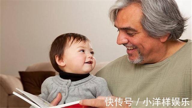 踏步反射|“最猛新生儿”走红,脐带还没剪就站起来想跑,医生险些没抓住