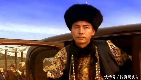 故宫|溥仪晚年参观故宫,半路撞见一白发老人,愣了几秒脸色都变了!