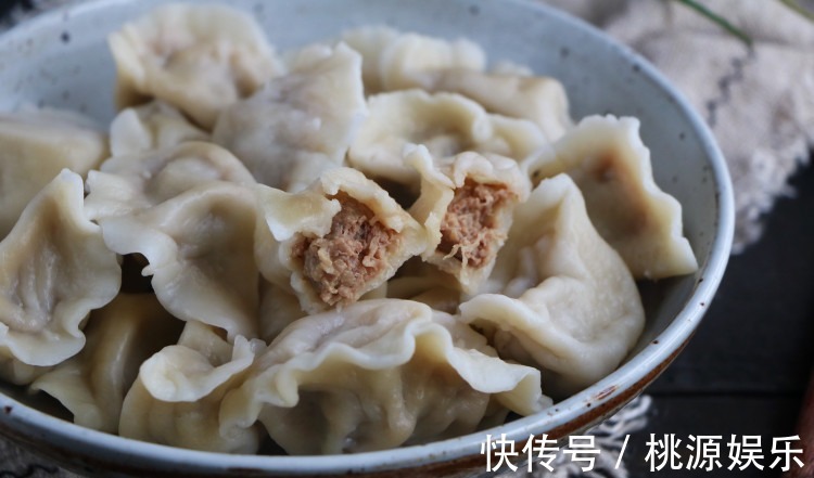 我家就馋这饺子，营养不上火，还润肺止咳，每次女儿吃20个