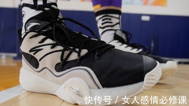鞋面 出众脚感+超高颜值!水泥泡泡诠释何为性价比神器!