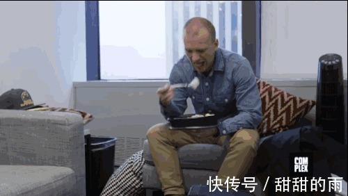 饮食|作死小伙挑战巨石强森5000卡饮食,结果吃到吐了