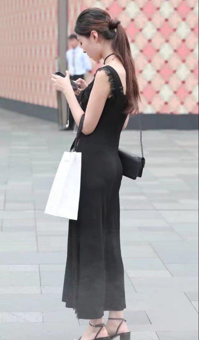 完事|再看连体裤, 无论方便与否, 穿上都完事