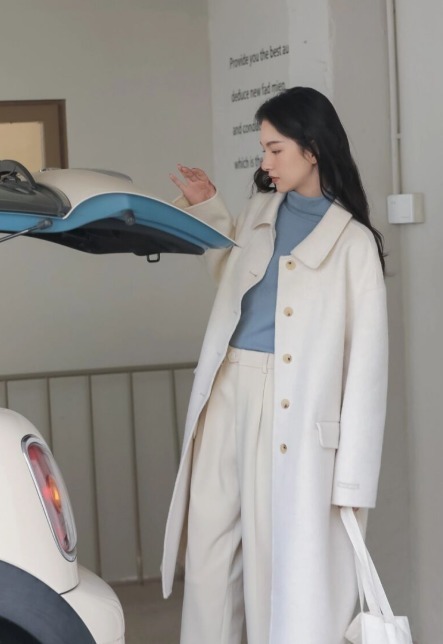 穿搭|真正时髦的女人,衣橱中都有一件毛呢大衣,保暖还温柔
