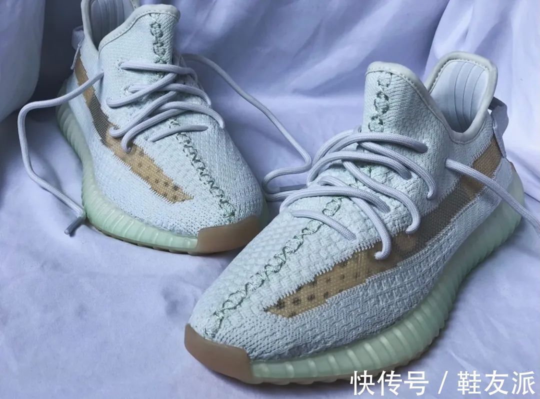 鞋款|YEEZY跌破原价,冰蓝、满天星疯狂复刻,地区限定变成炒冷饭?