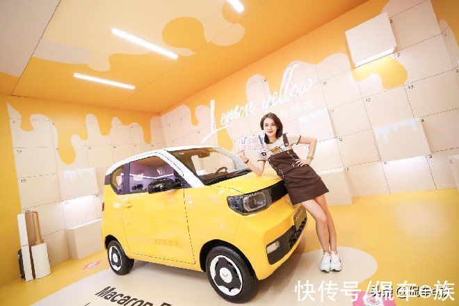 ev|五菱携完美日记举办潮妆大秀发布宏光MINIEV马卡龙秋色