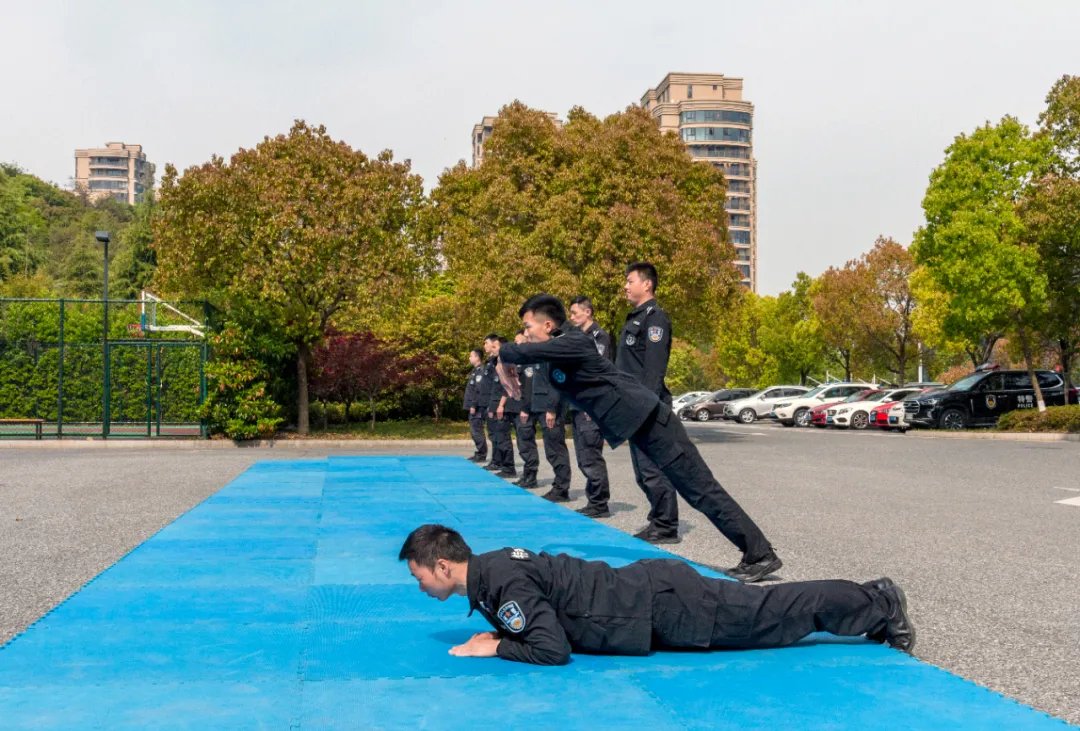 长兴县公安局|七年，辅警变民警