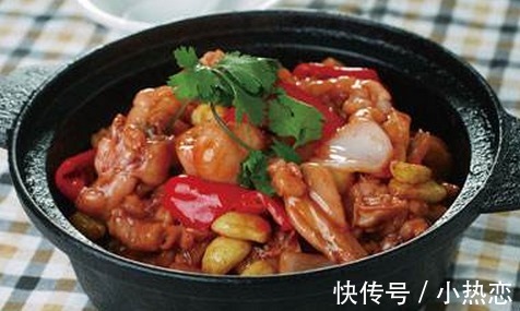 浓缩|浓缩的酱汁，合适的火候，成就了啫啫鸡煲的鲜美