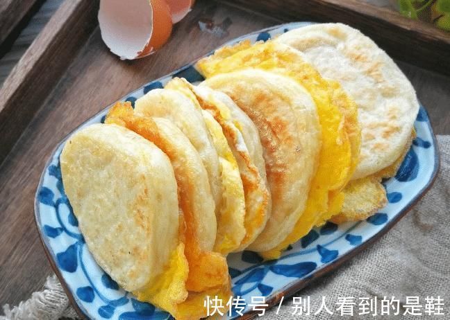早餐|还在买早餐教你做它,10分钟吃到嘴,香软营养,吃一口就上瘾
