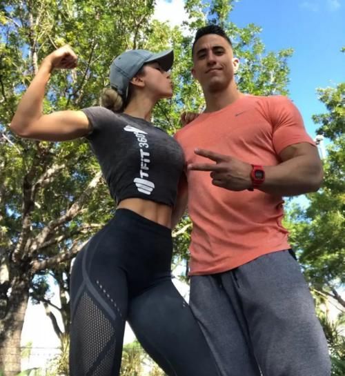 秀恩爱|她细腰翘臀,男友虎背熊腰,上演健身版“美女与野兽”,让人羡慕