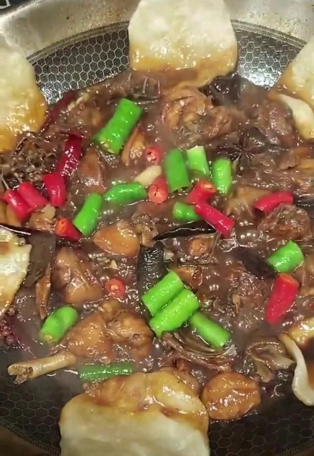 鸡肉|缅怀柴火烹制年代，忍不住回想童年时光，一道家常柴火鸡送给大家