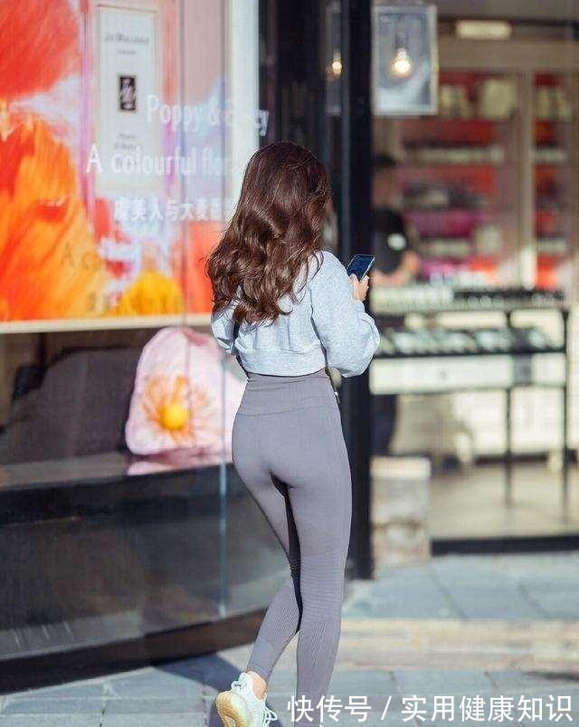 女孩子 打底裤搭配不挑人，凸显与众不同气质，耐看又不过时！