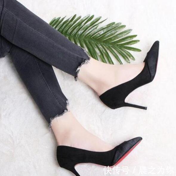 高跟鞋 尖头细脚高跟鞋,显现女人高贵的气质,衬托出性感迷人的气息!