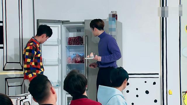 冰箱|李宇春的冰箱首曝光，連豆瓣醬都分類的她才是隱藏的“女版黃磊”