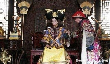 慈禧|慈禧赏赐县令的母亲一对金镯子，他父亲知道真相后，赶紧自杀身亡