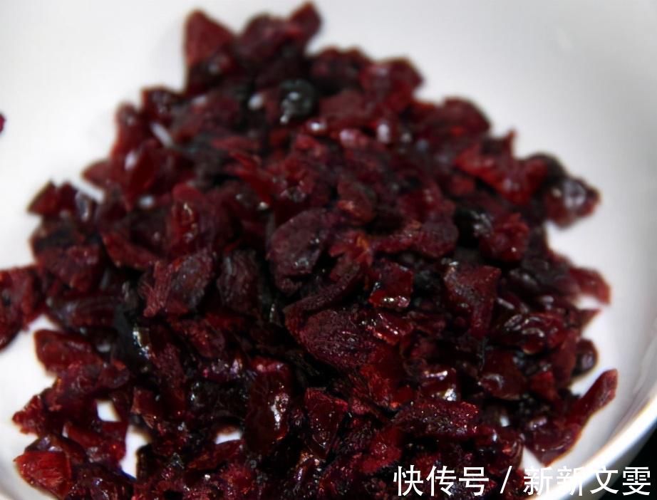 自从学会玉米面这个做法,我家隔三差五吃一次,粗粮细作营养健康