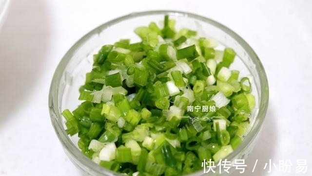 好吃|不揉面不发面，10分钟就能做好一份鸡蛋饼早餐，外酥里嫩真好吃