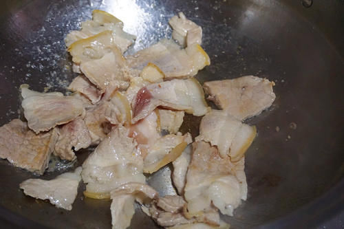 浮沫|把饭店美味带回家，肥而不腻的回锅肉，鲜香美味，大口吃肉才下饭