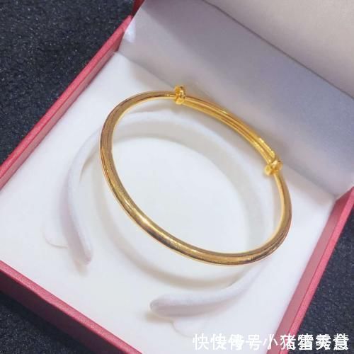 黄金手镯 女人都喜欢的珠宝首饰,黄金手镯,多少钱一个?