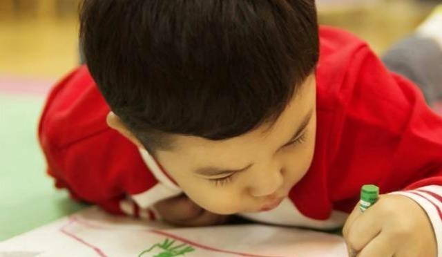 专注力|孩子脑力发达有“暗示”,如果孩子有三类“迹象”,通常很聪明