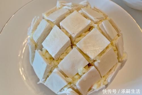 芝士|剩馒头秒变蛋糕,不用打发,又香又软,20分钟解决全家人的早餐