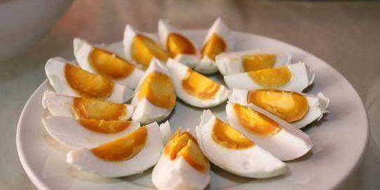 咸鸭蛋|经常吃咸鸭蛋对身体健康是好是坏什么人不能多吃今天告诉你