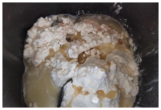 在家做披萨原来这么简单，学会再也不用叫外卖，底部酥脆咸香软糯