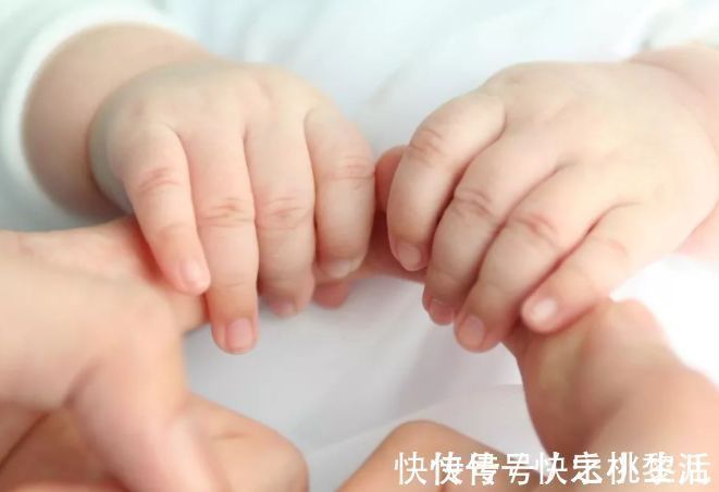 家长|娃何时学会用筷子不算晚?“用筷”过程有讲究,2岁不是最佳时机