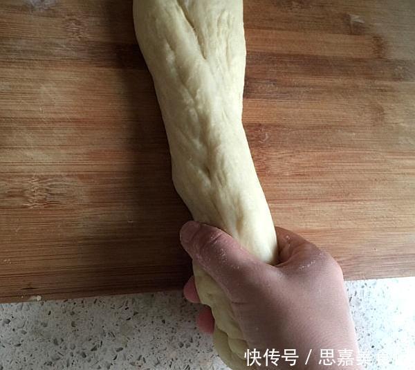 懒人|面包懒人做法,摔一摔做出手套膜,蒸出来柔软拉丝,萱软蓬松