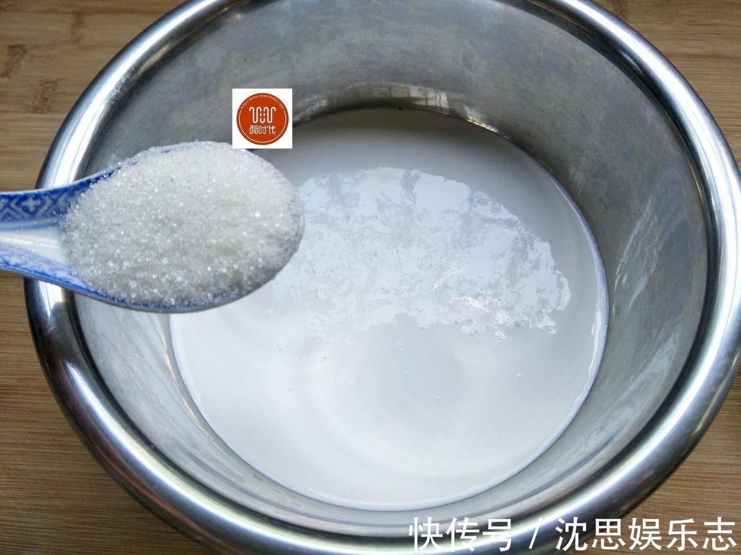 大米糕别买了，做法和比例都告诉你，香甜蓬松比蛋糕还好吃！