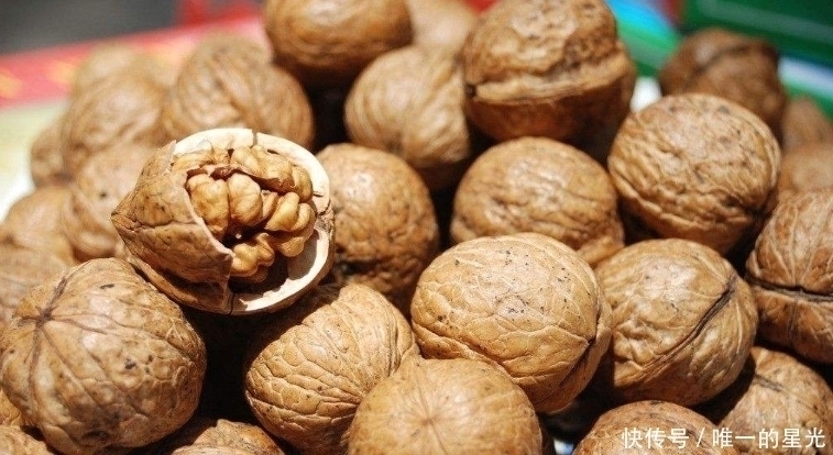 此物|核桃和此物一起煮,面色红润,皱纹消失了,睡眠也好了,早吃早好