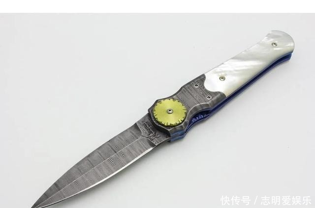  设计|一如既往的好玩——CRKT按锁系列折刀