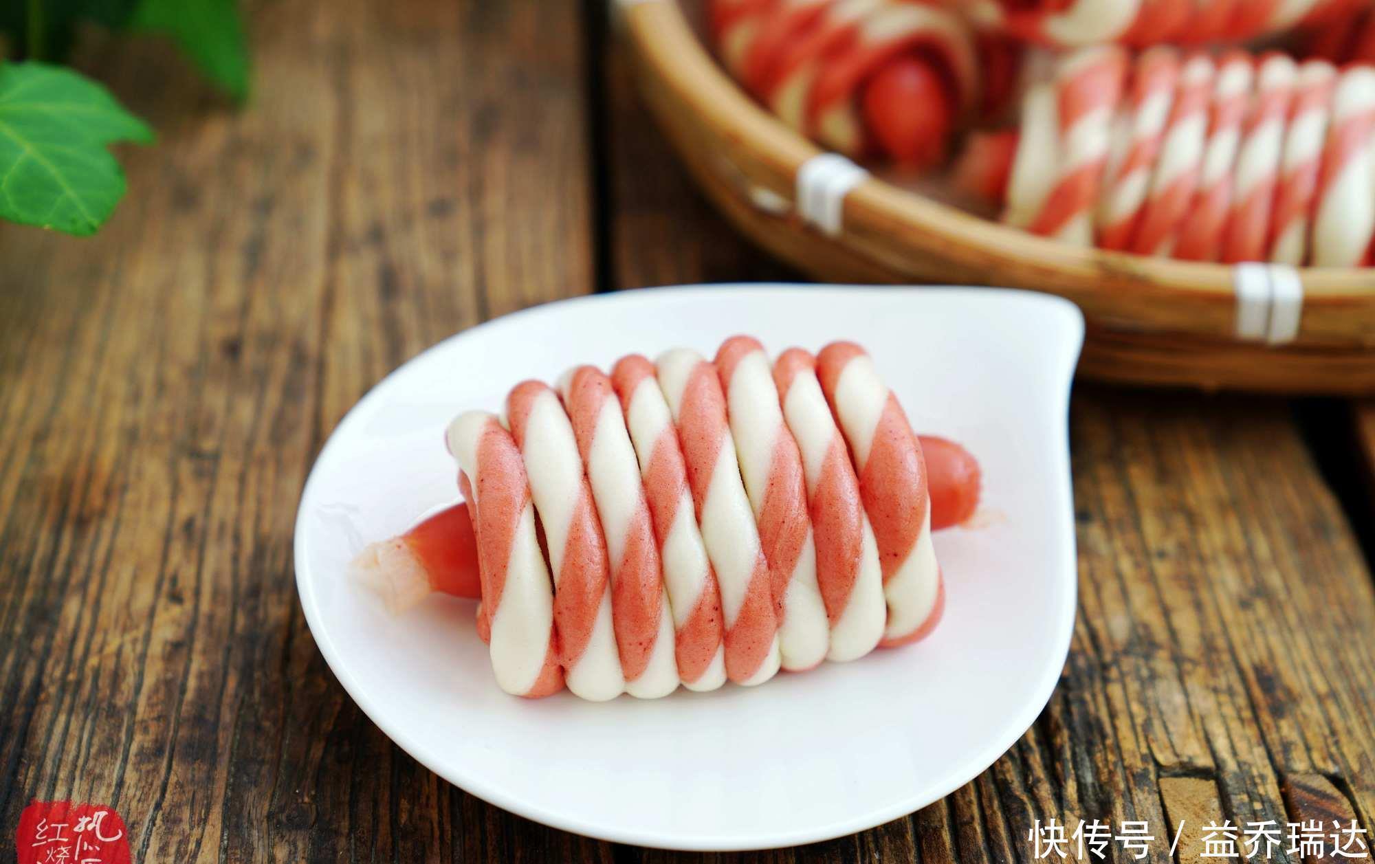 白馒头吃腻了试试这一种做法,颜值很高里面还有肉,看着复杂做着省事