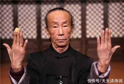 他是缩骨功唯一传人，已练功60年，曾在3台摄像机下不漏任何破绽