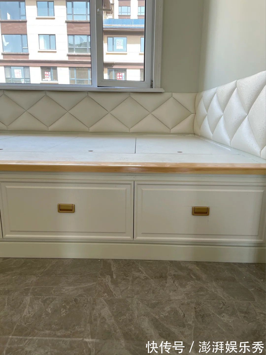 客厅|她家106平米,硬装才花了7万,效果简单又大方,朋友都说赚到了