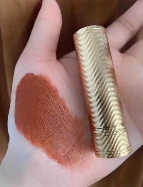 新年不知道选啥口红更出彩?这几支大牌冷门却很好看,个个都美