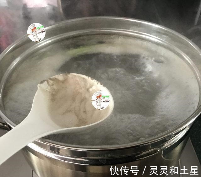 筒骨萝卜汤,软烂入味,汤香肉美!