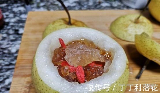 小姐姐|冰糖雪梨炖桃胶简单做法，味道甘甜可口，降燥败火！