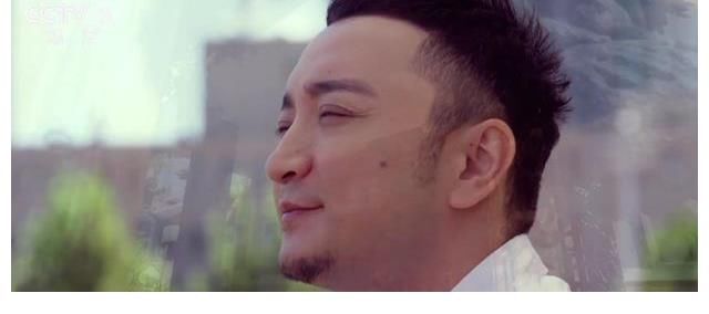 晚会|尼格买提：用奔赴之心来报国，喜提国庆晚会上唯一一个央视主持人