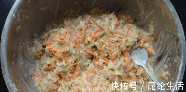 炸萝卜丸子,不要只用面粉和胡萝卜再加上这种,丸子就更香了