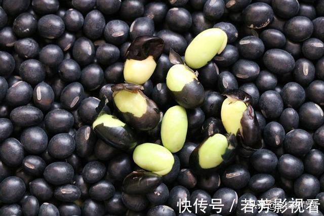 50岁姑姑吃了20年的黑豆吃法，不熬粥不泡醋，越吃越精神